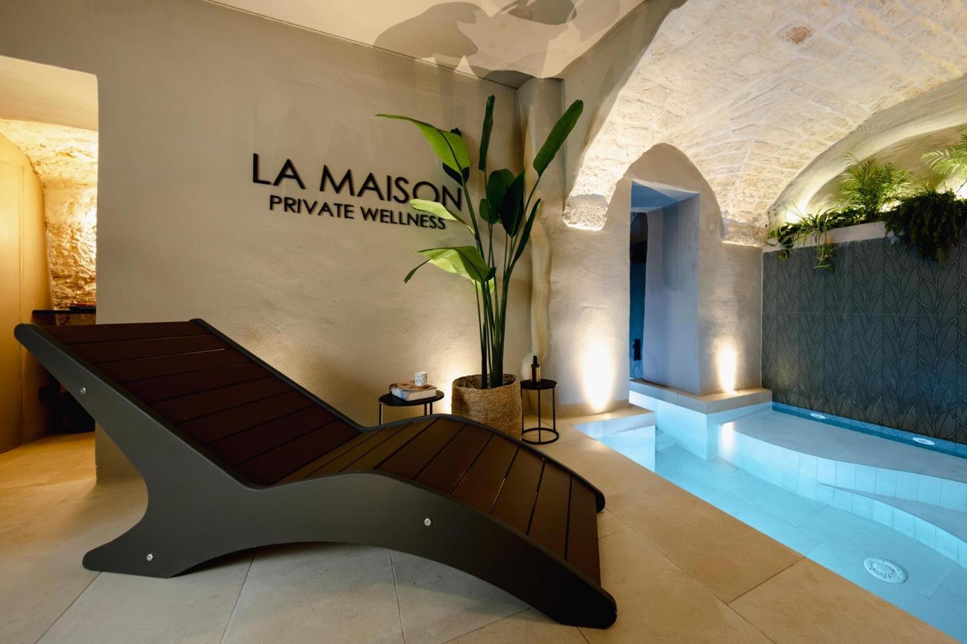 La Maison - Private Wellness 奥斯图尼 外观 照片