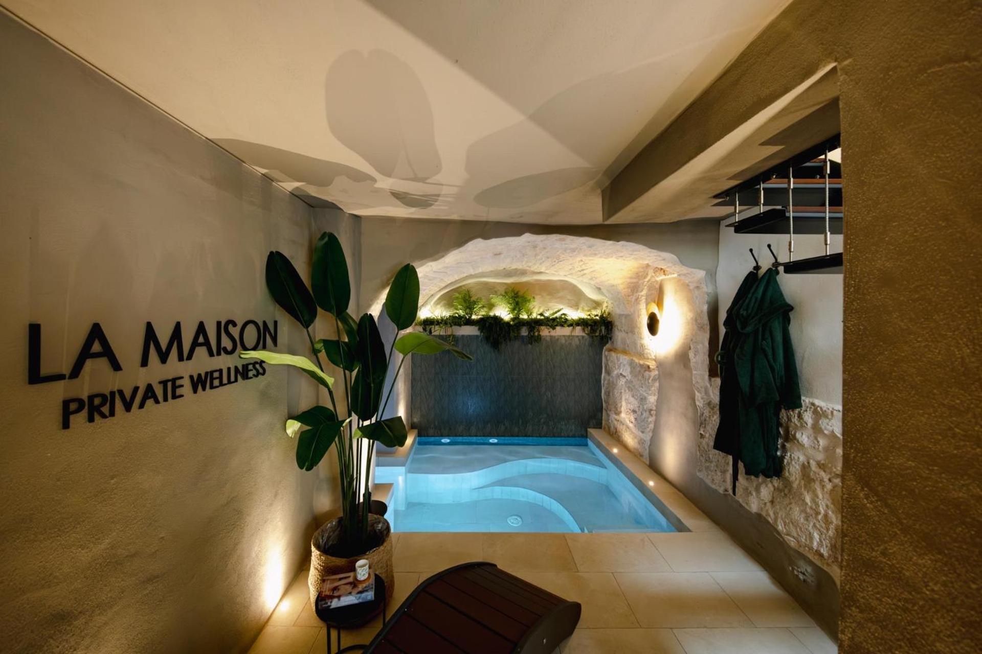 La Maison - Private Wellness 奥斯图尼 外观 照片